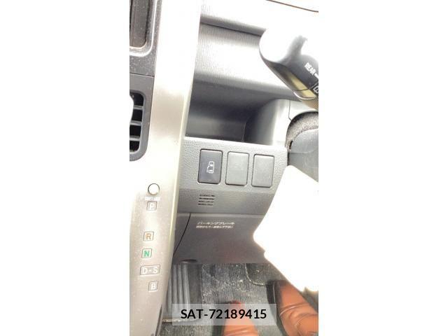 Toyota NOAH 2008-11 8158913-8