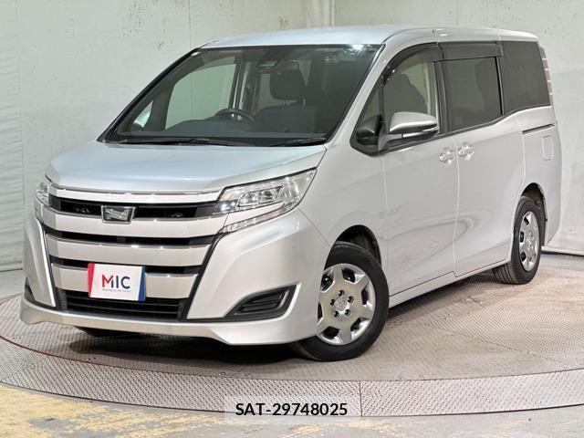 Toyota NOAH 2017-07 8158909-0