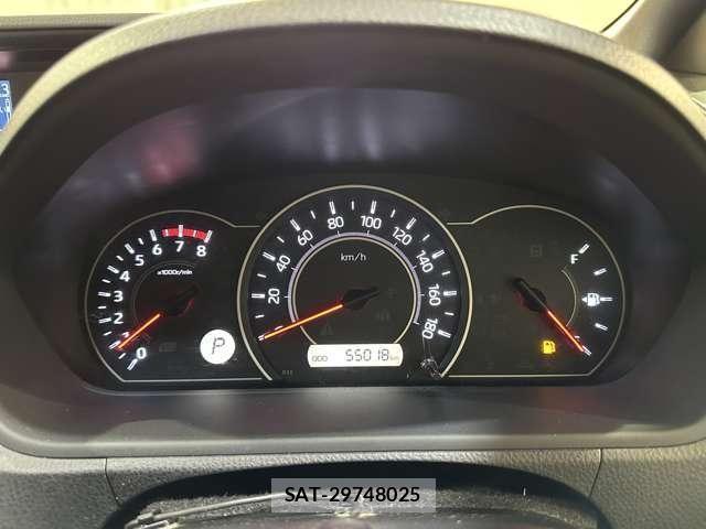 Toyota NOAH 2017-07 8158909-10