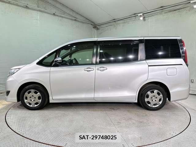 Toyota NOAH 2017-07 8158909-7