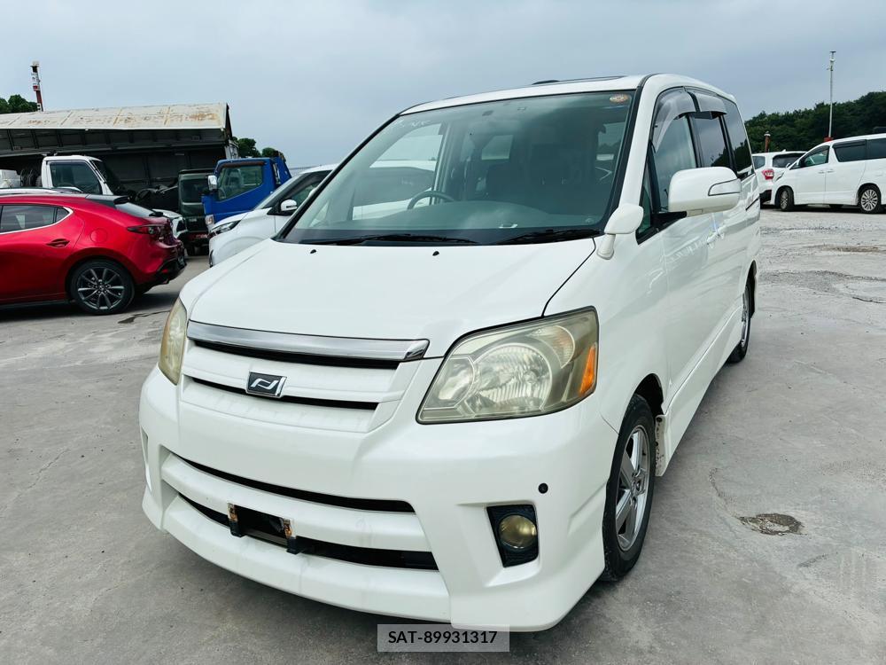 Toyota NOAH 2005-09 8119961-0