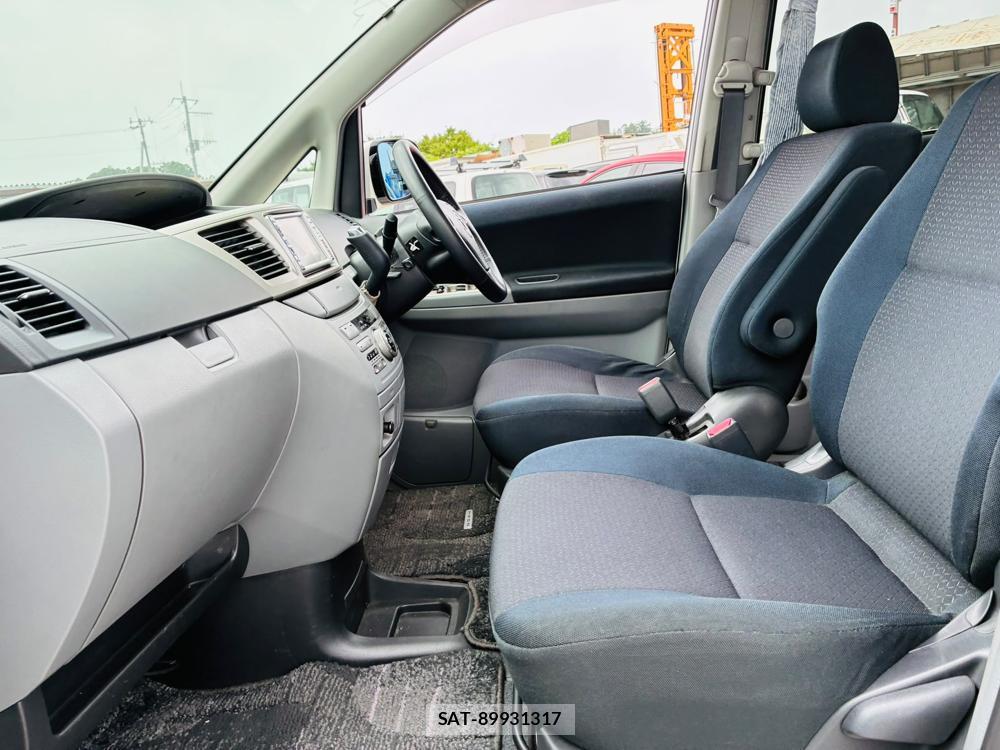 Toyota NOAH 2005-09 8119961-10