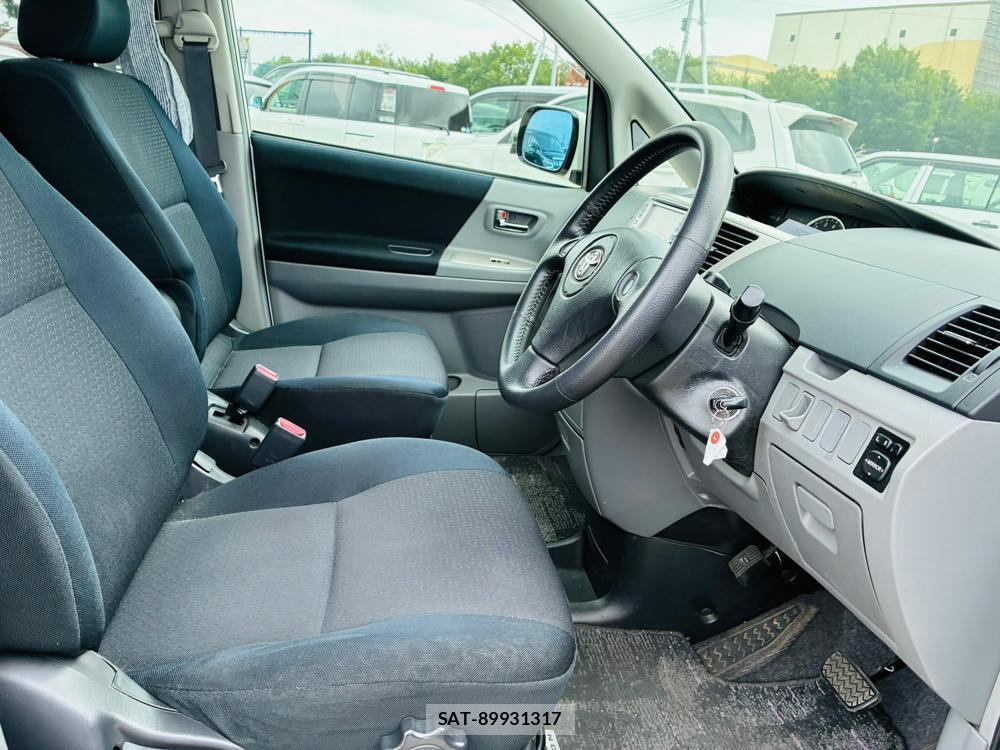 Toyota NOAH 2005-09 8119961-11