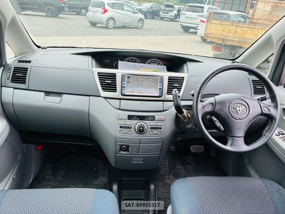 Toyota NOAH 2005-09 8119961-12
