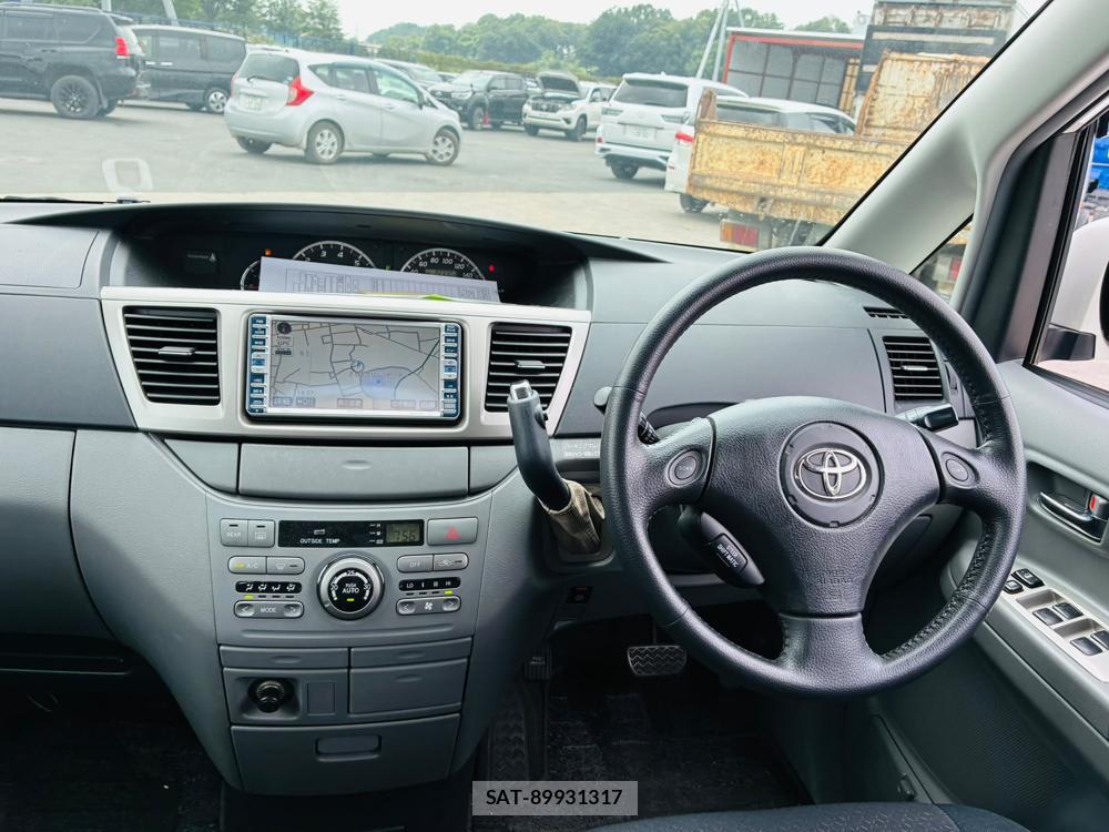Toyota NOAH 2005-09 8119961-13