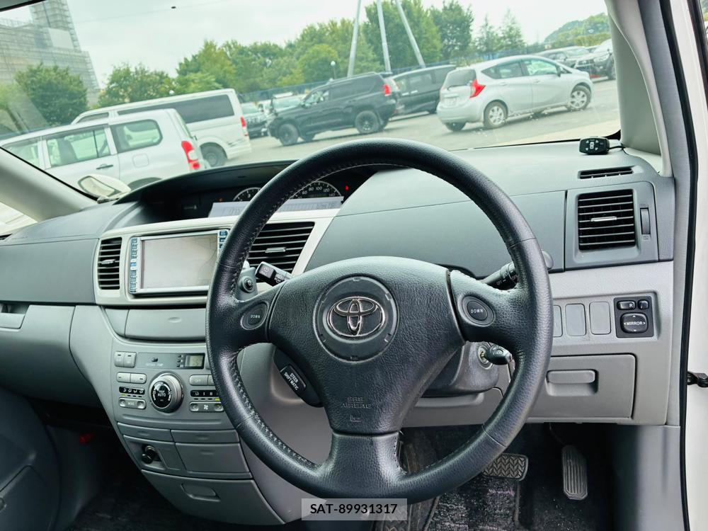 Toyota NOAH 2005-09 8119961-14