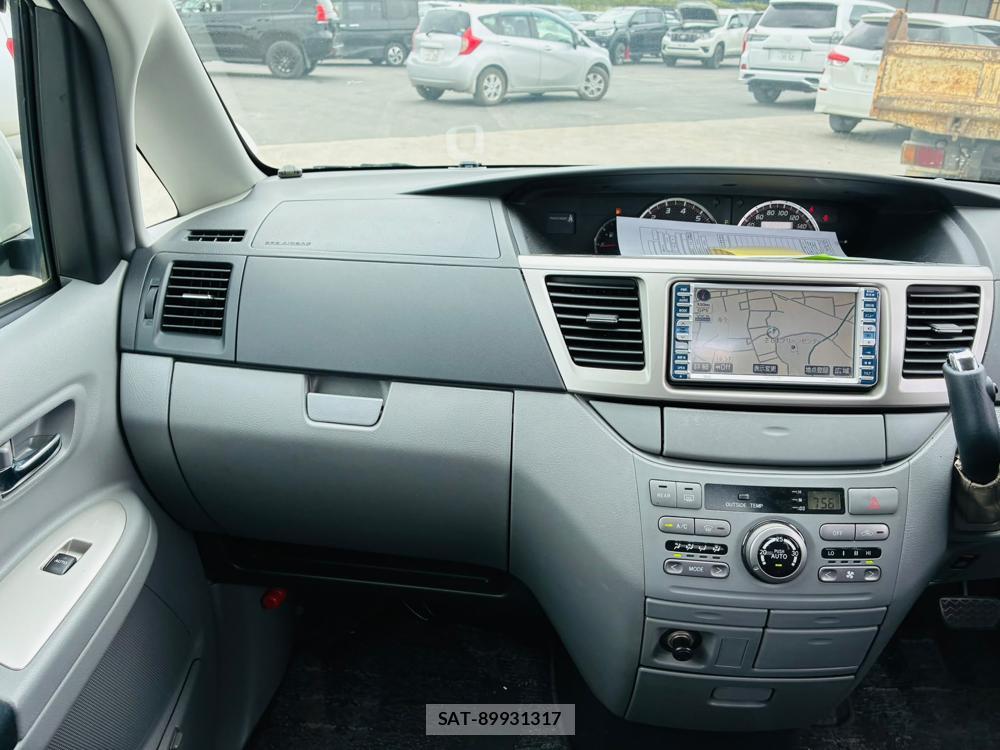 Toyota NOAH 2005-09 8119961-17