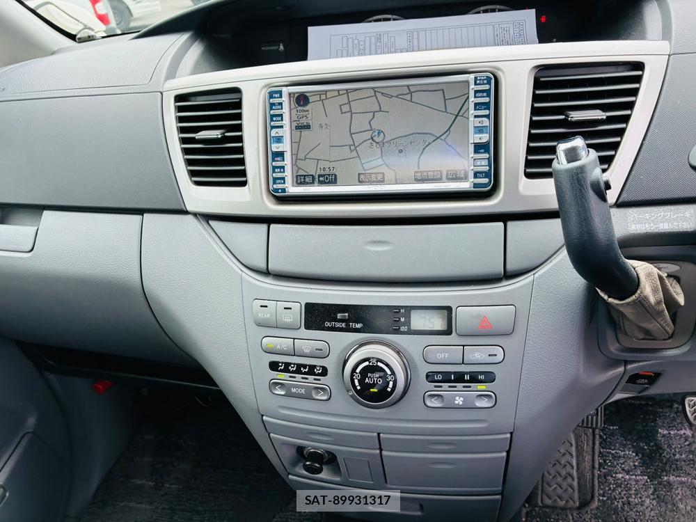 Toyota NOAH 2005-09 8119961-18