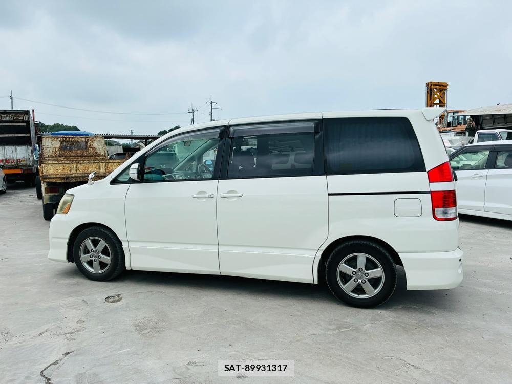 Toyota NOAH 2005-09 8119961-1