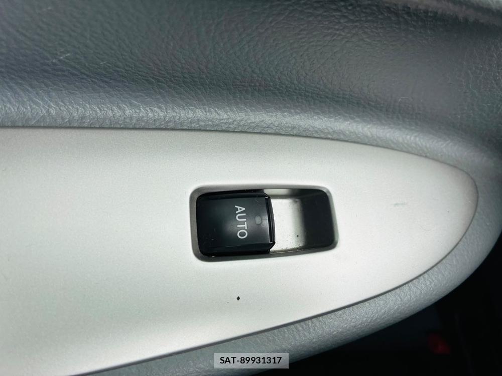 Toyota NOAH 2005-09 8119961-22