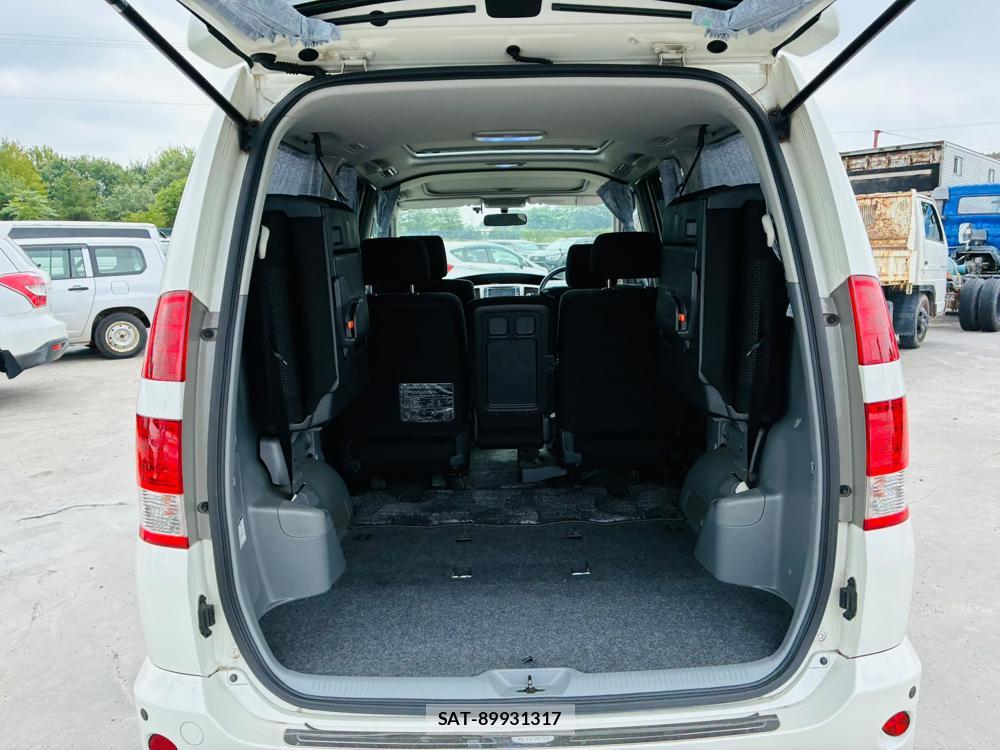 Toyota NOAH 2005-09 8119961-24