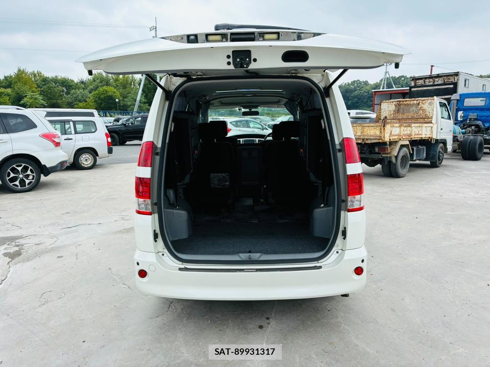 Toyota NOAH 2005-09 8119961-25