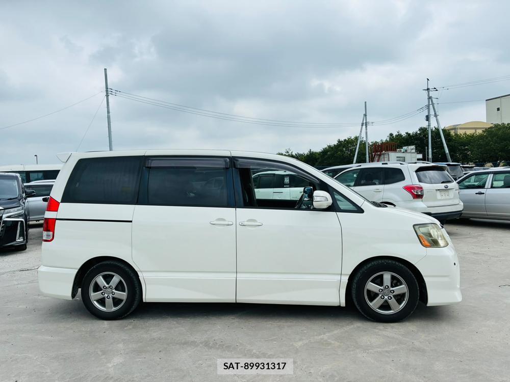 Toyota NOAH 2005-09 8119961-5
