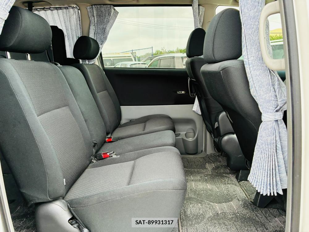 Toyota NOAH 2005-09 8119961-8