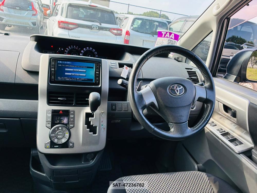 Toyota NOAH 2008-04 8056466-13