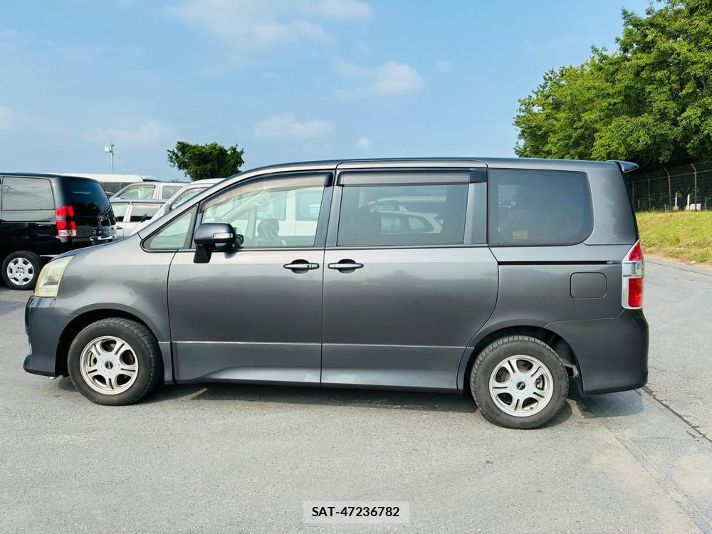 Toyota NOAH 2008-04 8056466-1