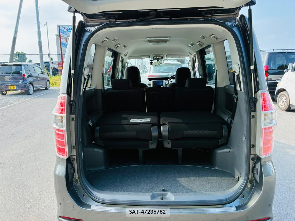 Toyota NOAH 2008-04 8056466-24