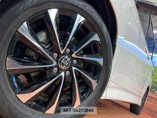 Toyota NOAH 2025-02 8209141-12