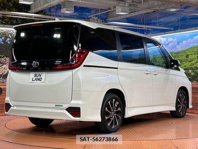 Toyota NOAH 2025-02 8209141-16