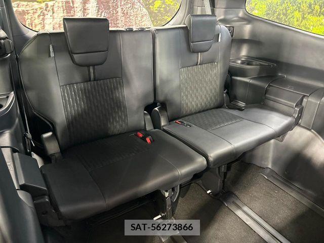 Toyota NOAH 2025-02 8209141-8