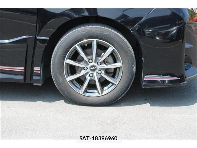 Toyota NOAH 2016-05 8209165-9