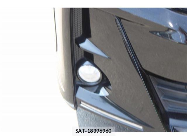 Toyota NOAH 2016-05 8209165-16