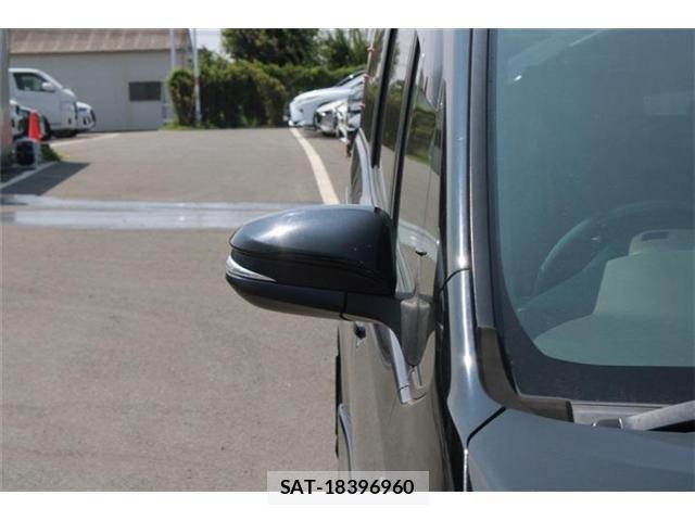 Toyota NOAH 2016-05 8209165-17