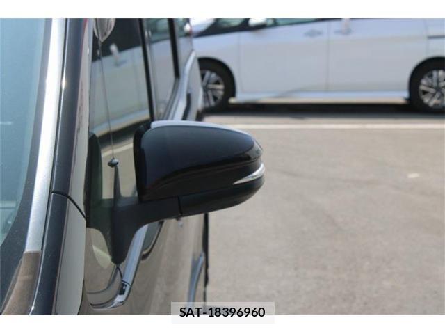 Toyota NOAH 2016-05 8209165-18