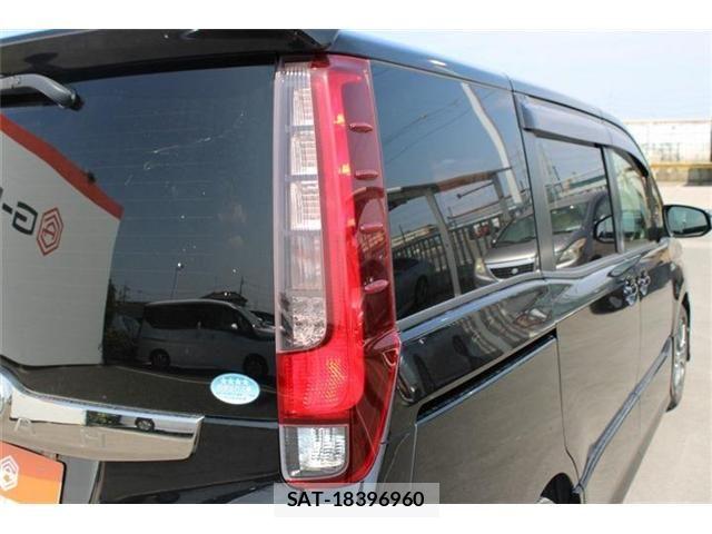 Toyota NOAH 2016-05 8209165-20