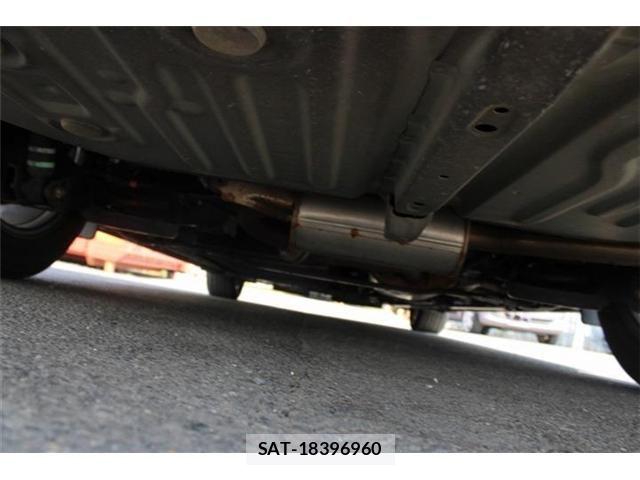 Toyota NOAH 2016-05 8209165-21