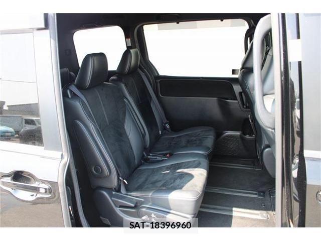 Toyota NOAH 2016-05 8209165-25