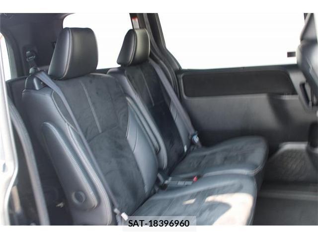 Toyota NOAH 2016-05 8209165-26