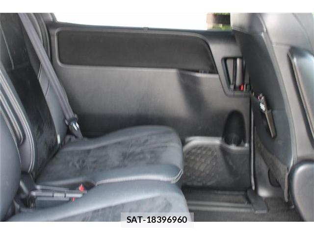 Toyota NOAH 2016-05 8209165-27