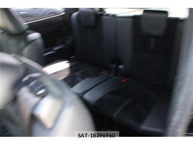 Toyota NOAH 2016-05 8209165-29