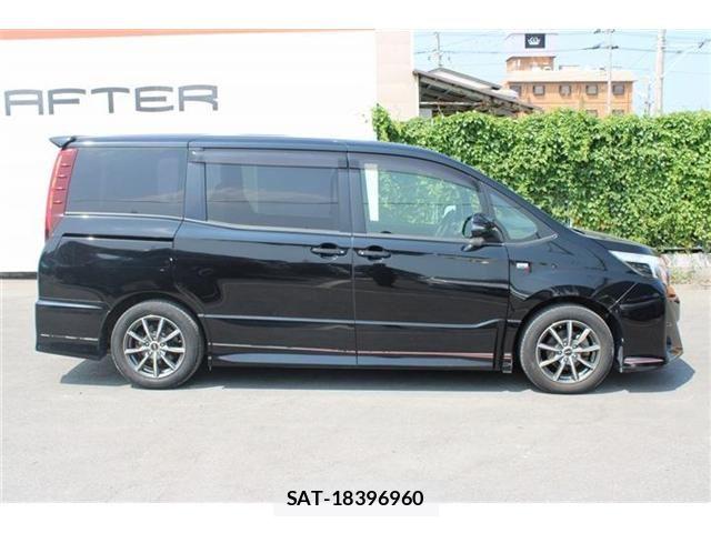 Toyota NOAH 2016-05 8209165-8