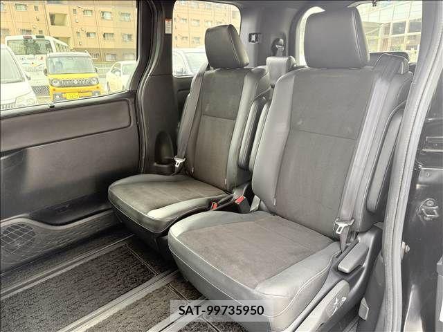 Toyota NOAH 2019-08 8209162-9