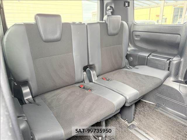 Toyota NOAH 2019-08 8209162-11