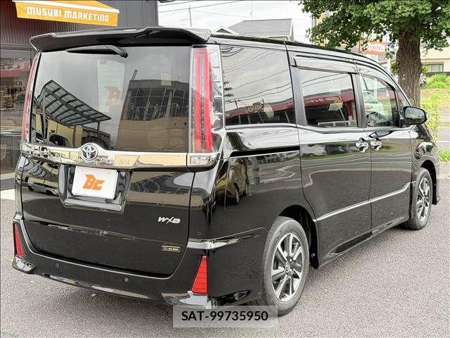 Toyota NOAH 2019-08 8209162-23