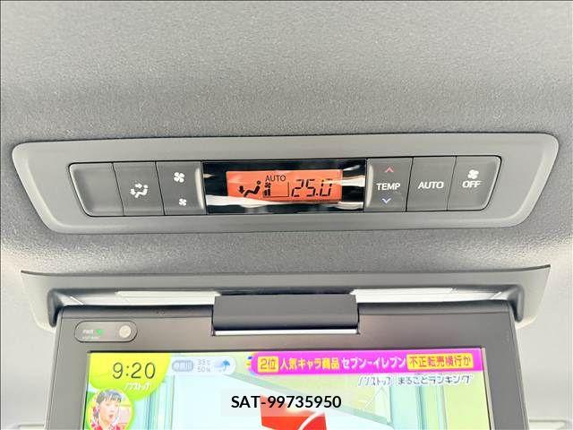 Toyota NOAH 2019-08 8209162-27