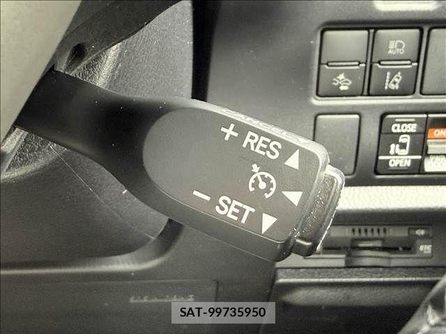Toyota NOAH 2019-08 8209162-29