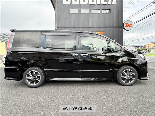 Toyota NOAH 2019-08 8209162-6