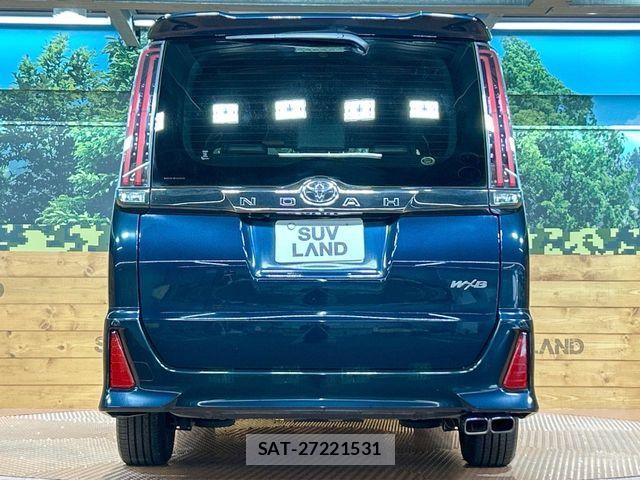 Toyota NOAH 2018-06 8209163-14