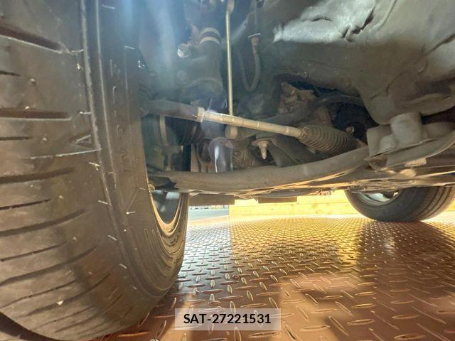 Toyota NOAH 2018-06 8209163-19