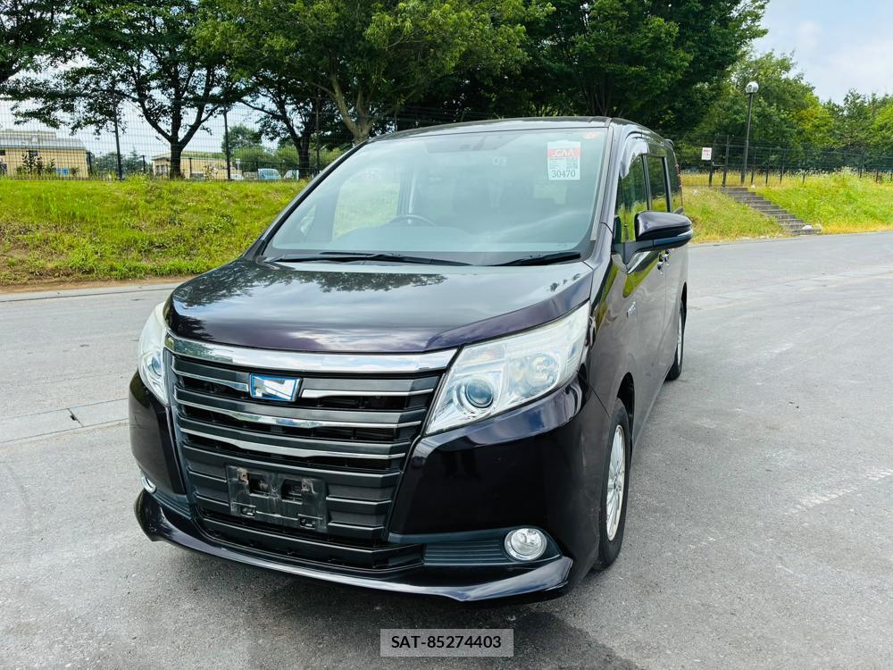 Toyota NOAH 2015-05 8120452-0