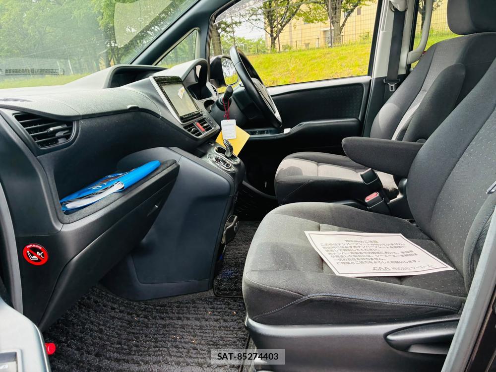 Toyota NOAH 2015-05 8120452-10