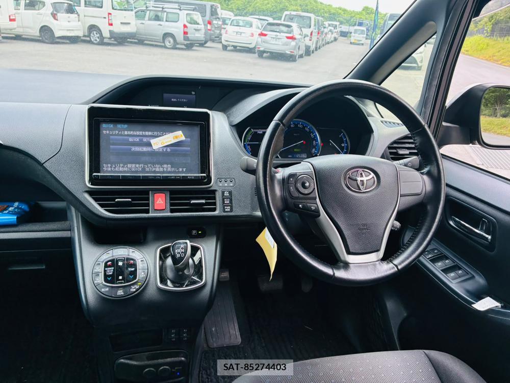 Toyota NOAH 2015-05 8120452-13