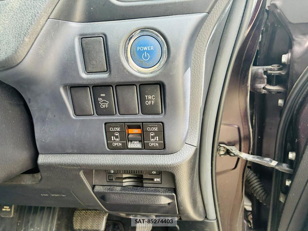 Toyota NOAH 2015-05 8120452-16