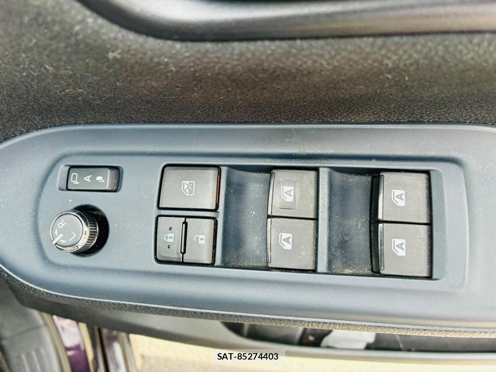 Toyota NOAH 2015-05 8120452-21