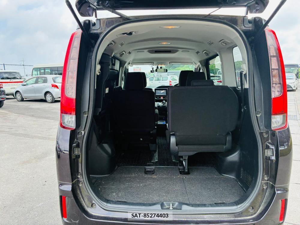 Toyota NOAH 2015-05 8120452-25