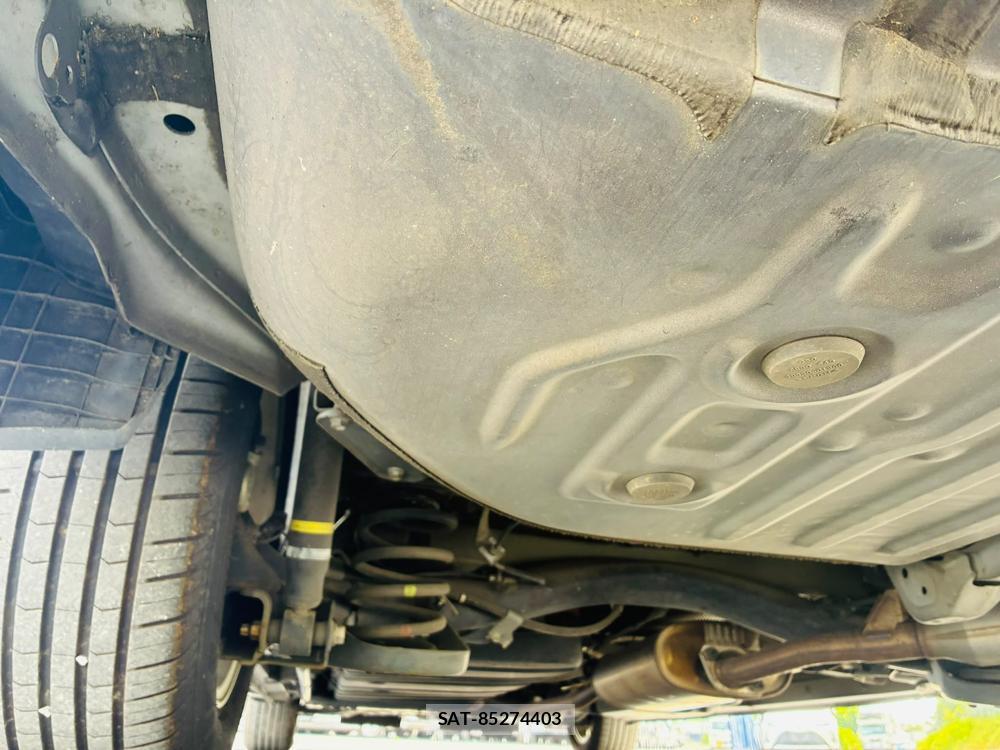 Toyota NOAH 2015-05 8120452-35